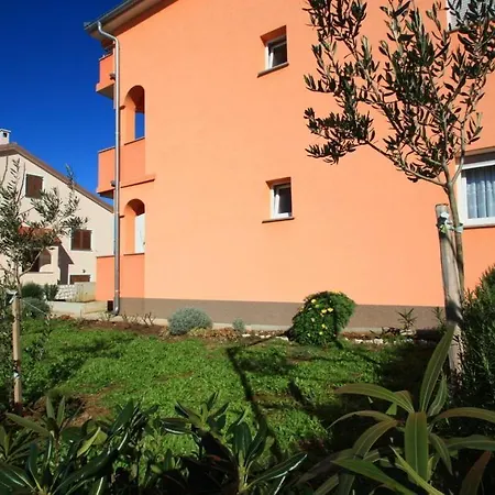 Two-bedroom Near Sea 5 Apartment *
